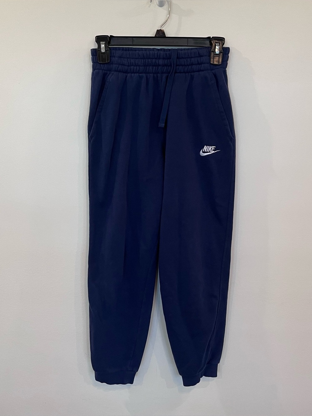 Nike Youth Size Large Sweatpants Drawstring Pockets Jogger Logo Fleece Navy Blue